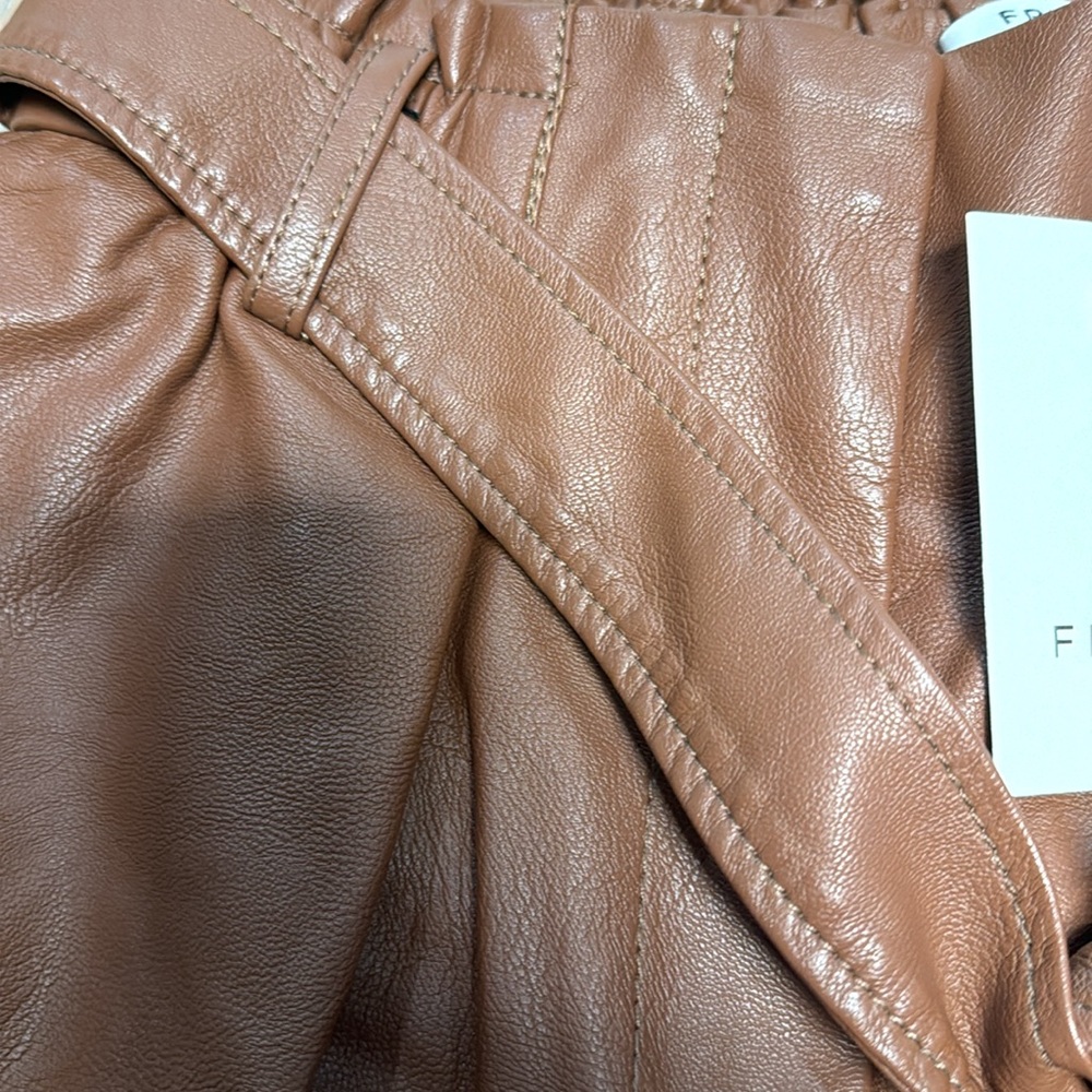 NWT FRNCH FEAUX LEATHER SHORTS SIZE SMALL DINA - Picture 3 of 8